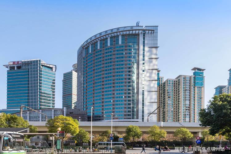 2025上海写字楼市场将迎机遇还是挑战?